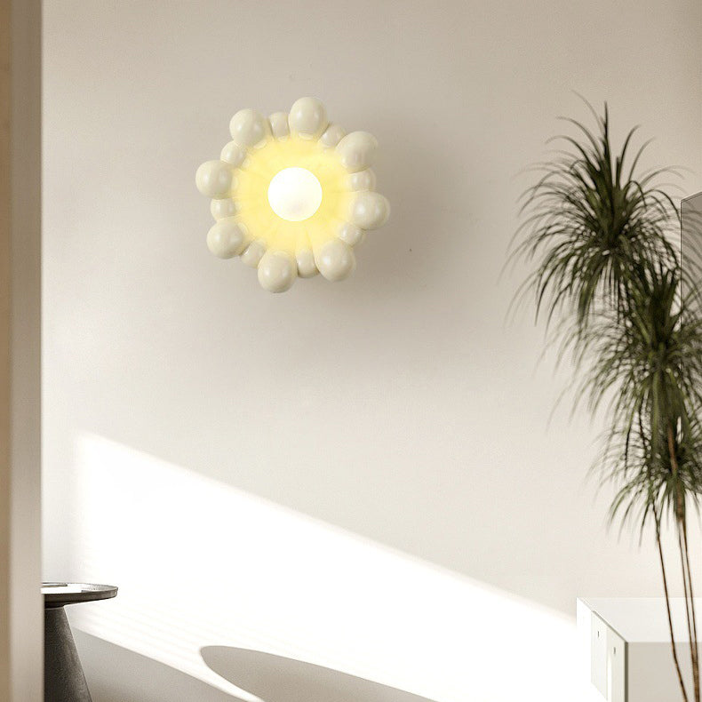 Applique murale contemporaine en résine de forme florale crème nordique avec abat-jour en verre 1 - lampe pour salon 