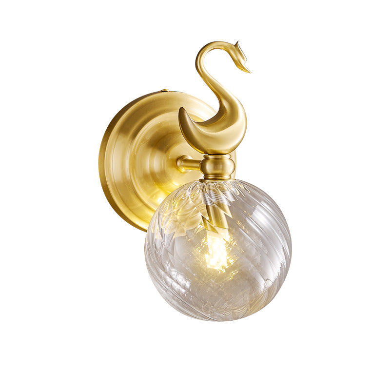 مصباح حائط معاصر Nordic Swan Orb من النحاس والزجاج بلمبة واحدة لغرفة المعيشة 