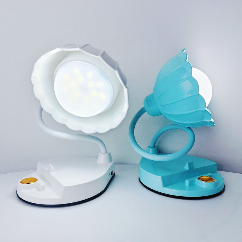 مصباح طاولة LED بقاعدة مستديرة ومظلة زهور ABS قابلة للالتواء بتصميم نوردي معاصر لغرفة النوم 