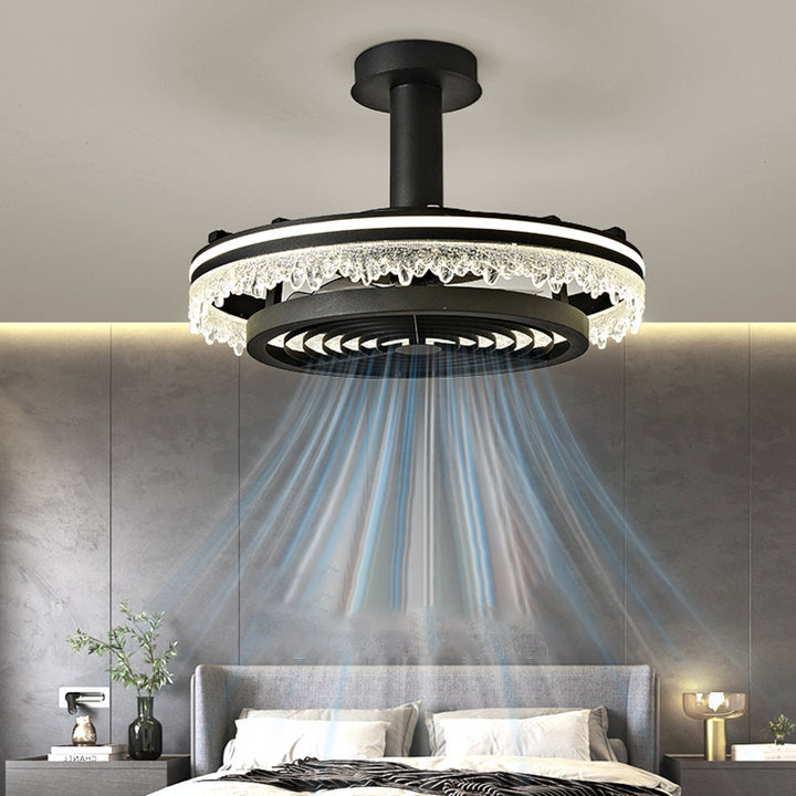 Zeitgenössischer nordischer Kuppelrunder Eisen-Acryl-Eisstruktur-Rand-LED-Deckenventilator mit Stangen für das Wohnzimmer 