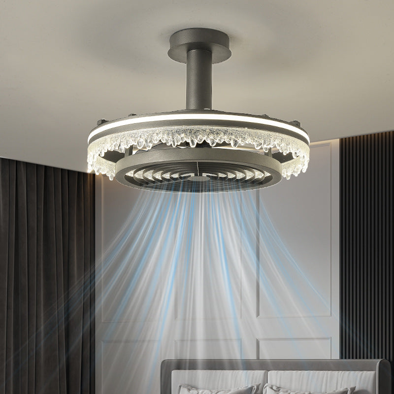 Zeitgenössischer nordischer Kuppelrunder Eisen-Acryl-Eisstruktur-Rand-LED-Deckenventilator mit Stangen für das Wohnzimmer 