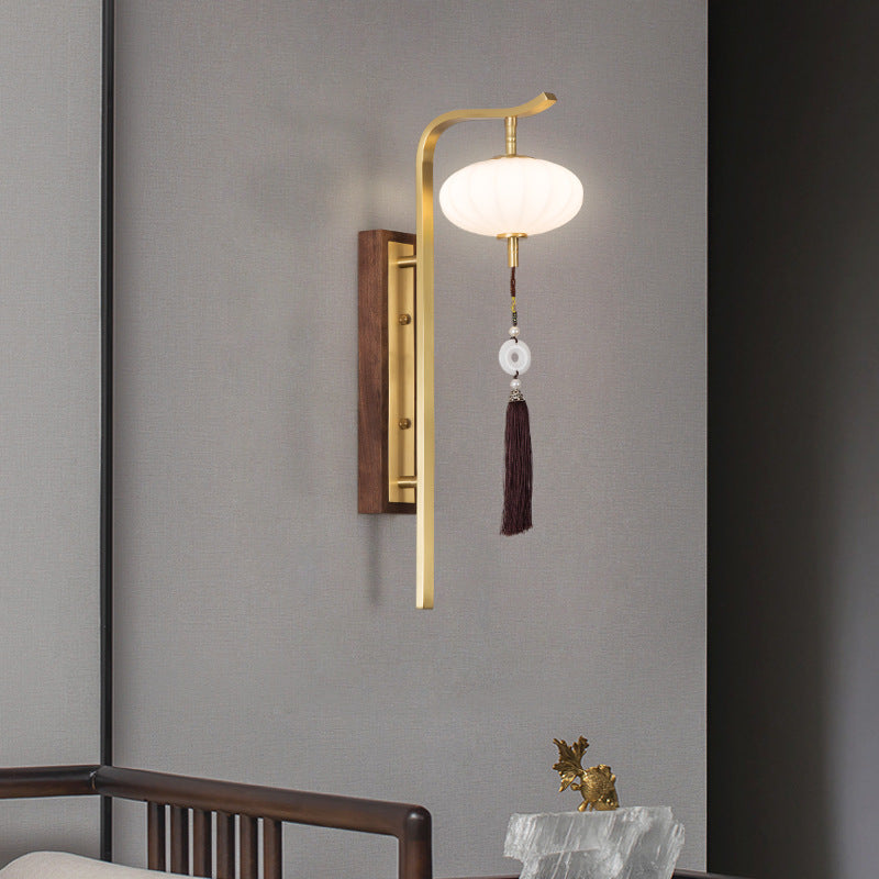Lanterne ovale chinoise traditionnelle avec abat-jour en cuivre et noyer 1 - Applique murale pour salon 