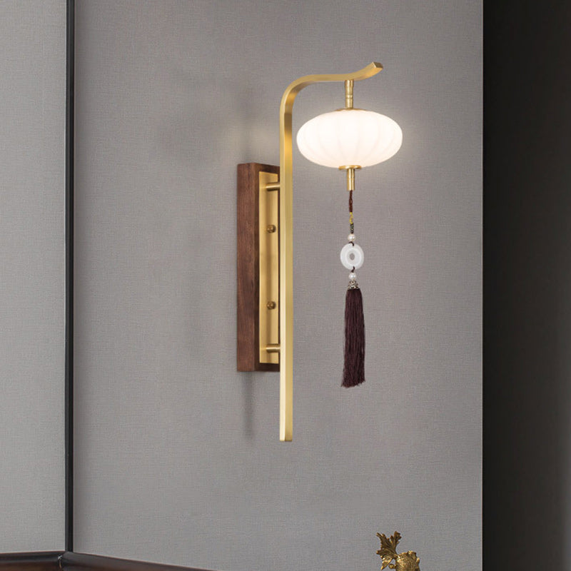 Lanterne ovale chinoise traditionnelle avec abat-jour en cuivre et noyer 1 - Applique murale pour salon 