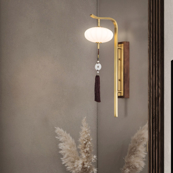 Lanterne ovale chinoise traditionnelle avec abat-jour en cuivre et noyer 1 - Applique murale pour salon 