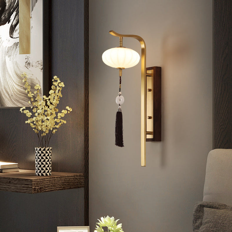 Lanterne ovale chinoise traditionnelle avec abat-jour en cuivre et noyer 1 - Applique murale pour salon 
