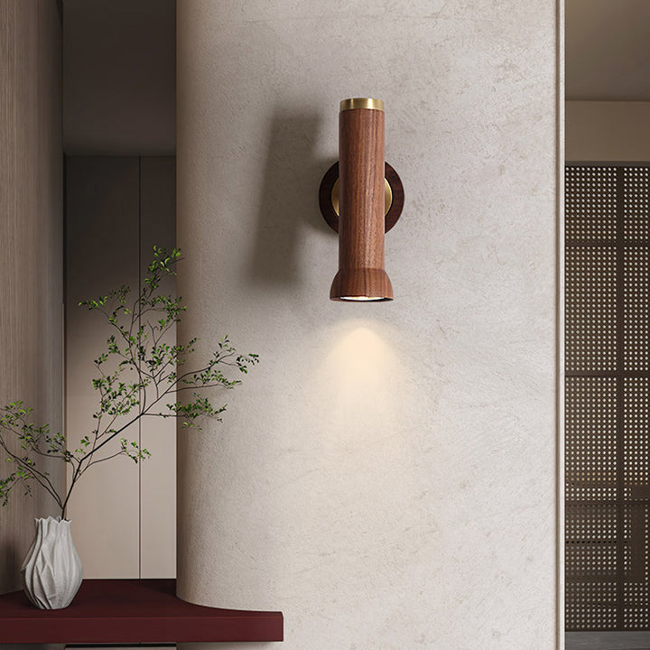 Forme de lampe de poche cylindrique japonaise traditionnelle en cuivre avec abat-jour en noyer 1 - Applique murale à une lumière pour salon 