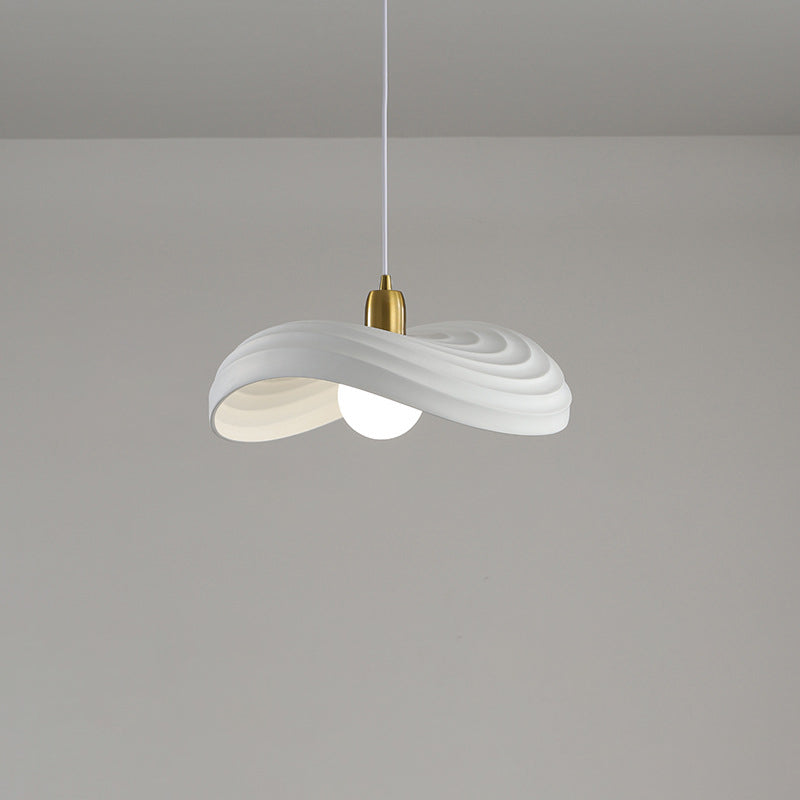 Contemporain nordique forme irrégulière ondulée résine matériel 1 - Suspension lumineuse pour salle à manger 