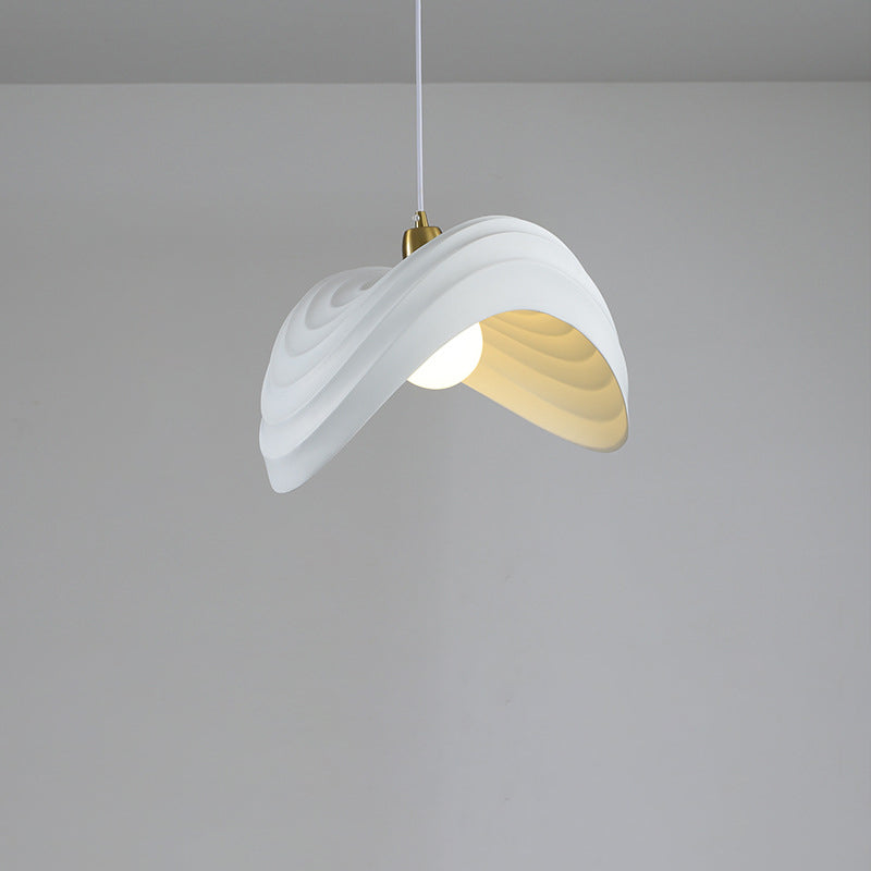 Contemporain nordique forme irrégulière ondulée résine matériel 1 - Suspension lumineuse pour salle à manger 