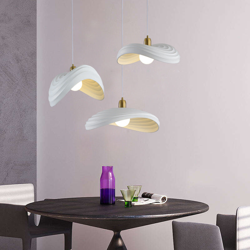 Contemporain nordique forme irrégulière ondulée résine matériel 1 - Suspension lumineuse pour salle à manger 