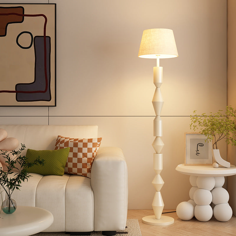 Abat-jour en tissu trapézoïdal nordique contemporain avec base ronde, lampe de sol à 1 lumière pour salon 