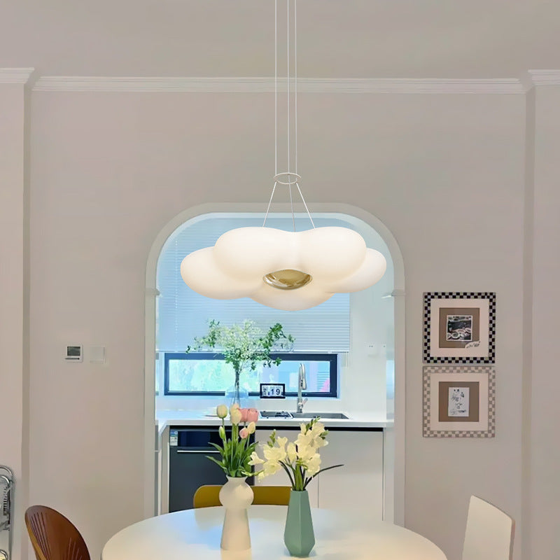 الثريات الحديدية LED ذات القبة الاسكندنافية المعاصرة مع زهور كريمية بتقنية التشكيل الدوراني لغرفة الطعام 