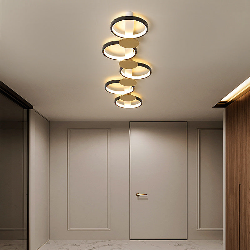 Zeitgenössische skandinavische runde Ring-Eisen-Acryl-LED-Deckenleuchte für das Wohnzimmer 