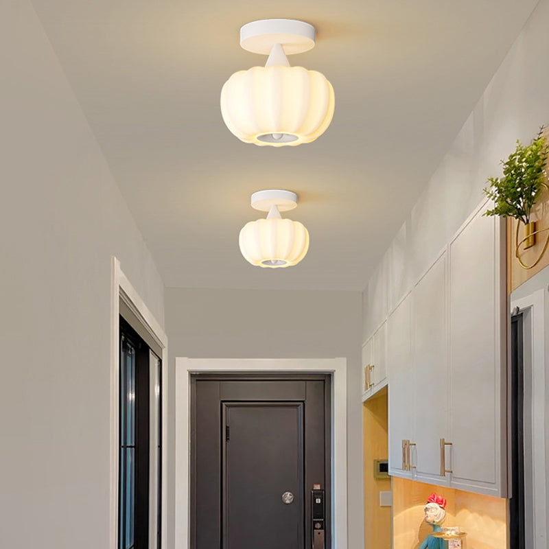 Plafonnier à LED moulé par rotation en fer Nordic contemporain en forme de citrouille pour couloirs 