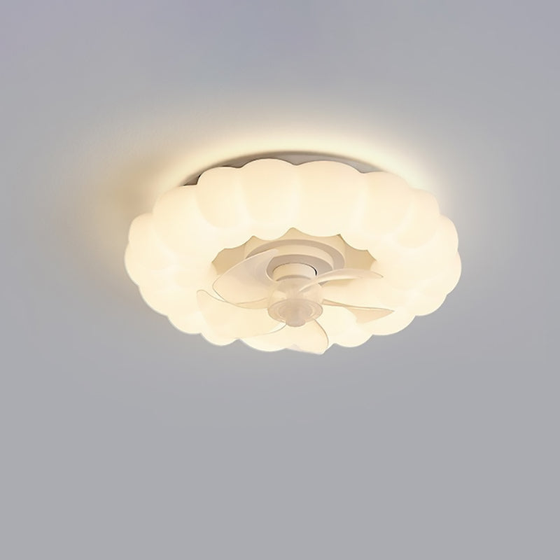 Ventilateur de plafond avec lumière LED PE à montage encastré, nuages ronds crème nordiques contemporains pour chambre 