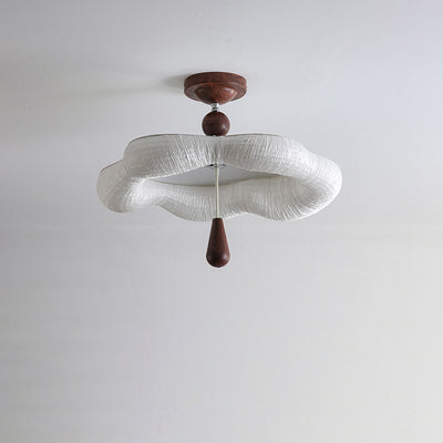 Traditionelle französische Eisenstoffleuchte mit unregelmäßig gewelltem Rand LED Semi-Flush Mount Deckenleuchte für Schlafzimmer 