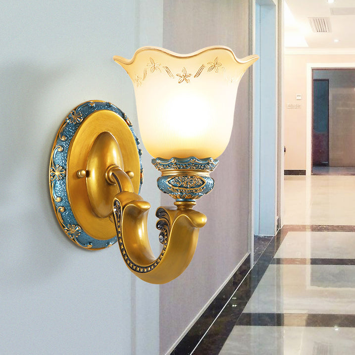 Lámpara de Aplique de Pared de Resina de Hierro con Vidrio de Gloria de la Mañana Europea Tradicional 1/2 - Luz para Pasillos 