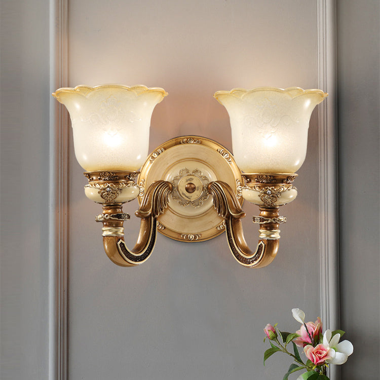 Lámpara de Aplique de Pared de Hierro y Resina con Vidrio de 1/2 Luz de Gloria Matutina Europea Tradicional para Pasillos 