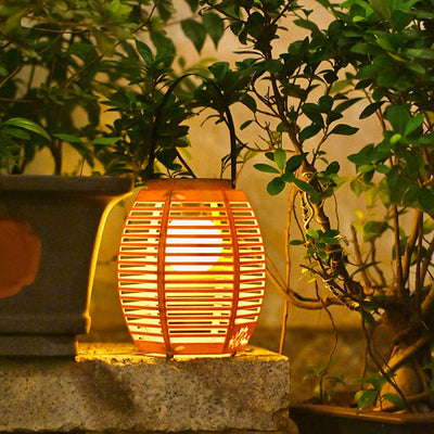 Traditionelle chinesische ABS-Laternenform Solar USB wiederaufladbare LED-Außenleuchte für den Garten 