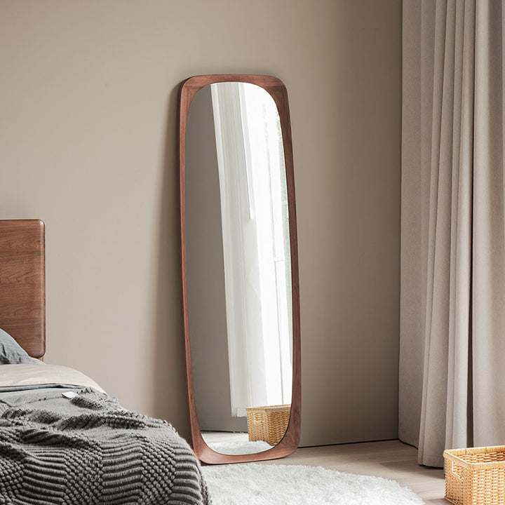 Zeitgenössischer nordischer rechteckiger Ganzkörperspiegel mit abgerundeten Ecken aus Walnuss-Massivholz, Sperrholz und Glas, freistehend & wandmontiert, für Schlafzimmer und Wohnzimmer 
