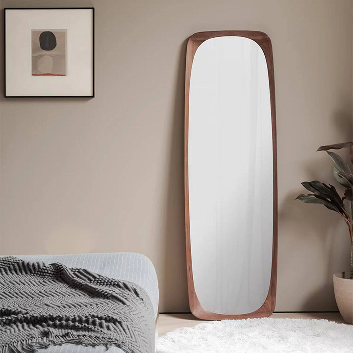 Zeitgenössischer nordischer rechteckiger Ganzkörperspiegel mit abgerundeten Ecken aus Walnuss-Massivholz, Sperrholz und Glas, freistehend &amp; wandmontiert, für Schlafzimmer und Wohnzimmer 