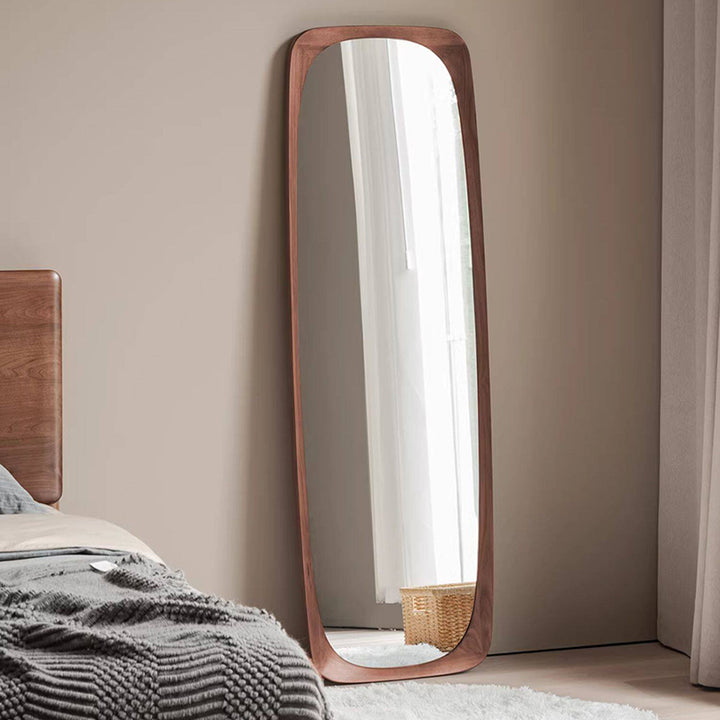 Zeitgenössischer nordischer rechteckiger Ganzkörperspiegel mit abgerundeten Ecken aus Walnuss-Massivholz, Sperrholz und Glas, freistehend & wandmontiert, für Schlafzimmer und Wohnzimmer 