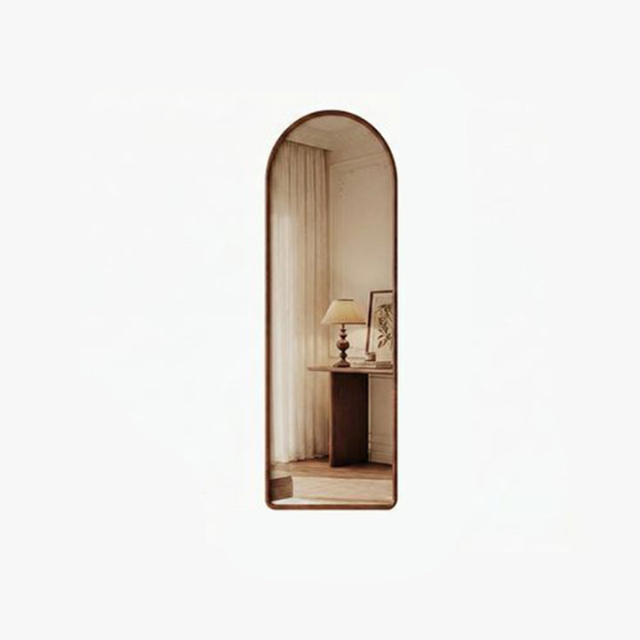 Moderner, retro-inspirierter Ganzkörperspiegel zum Anlehnen mit Bogenform aus Kautschukholz und Sperrholz für das Schlafzimmer 
