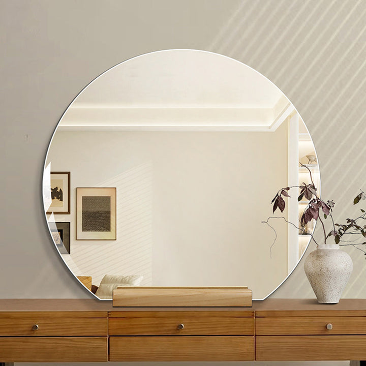 Moderner minimalistischer unregelmäßiger Halbkreis-Spiegel aus Massivholz und Glas mit Standfuß für Schlafzimmer &amp; Badezimmer 