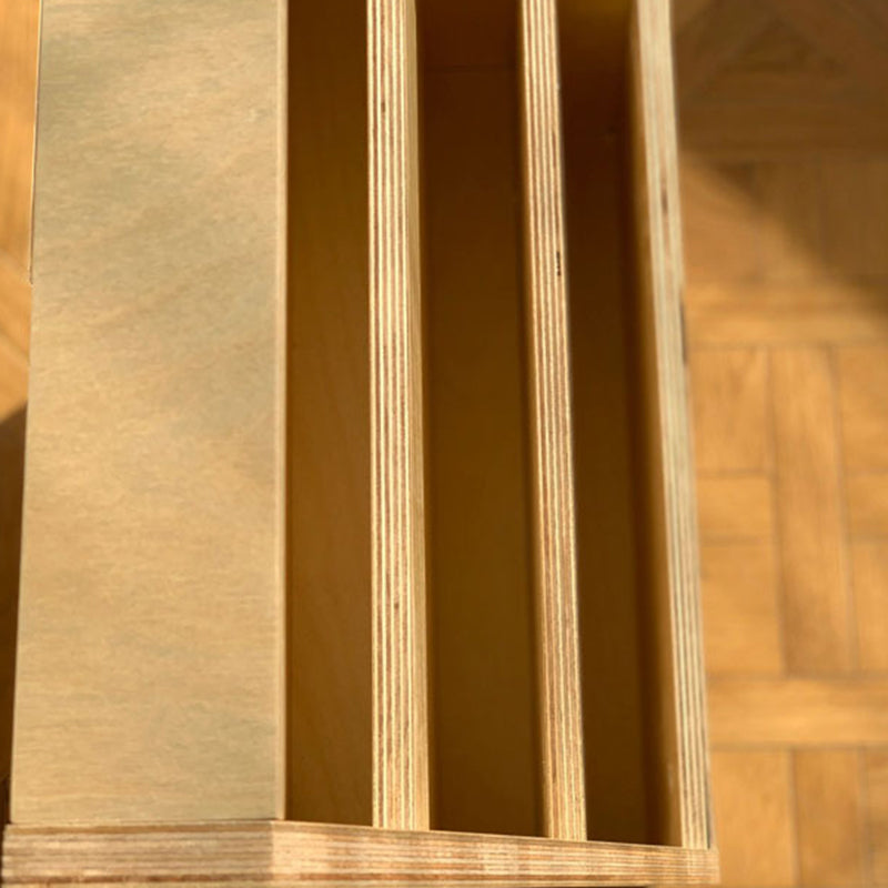 Estantería trapezoidal contemporánea de madera contrachapada de abedul nórdico con almacenamiento de 3 niveles para sala de estar y oficina en casa 