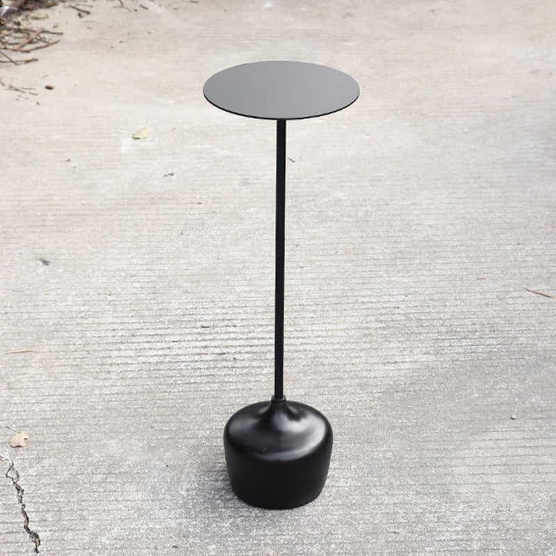 Table d’appoint ronde moderne minimaliste en fer et béton pour salon 