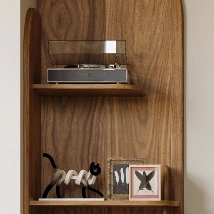 Bibliothèque moderne minimaliste en noyer massif noir et contreplaqué, aux coins arrondis, avec 4 niveaux pour le salon et le bureau à domicile 
