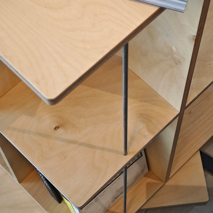 Moderner Minimalistischer Drehbarer Quadratischer Bücherregal mit Abgerundeten Kanten aus Birkenholz und Edelstahl mit 3/6-stufigem Aufbewahrungsorganisator für Wohnzimmer &amp; Home Office 