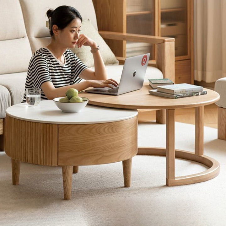 Zeitgenössisches skandinavisches rundes Couchtisch-Set aus Massivholz, Sperrholz und Sinterstein mit großer Schubladenaufbewahrung für das Wohnzimmer 