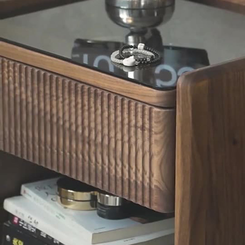 Zeitgenössischer Retro-Nachttisch aus massivem schwarzem Walnussholz mit quadratischem Schnitt und 2 Schubladen für das Schlafzimmer 