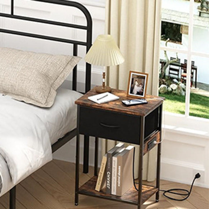 Traditioneller rechteckiger Nachttisch aus Kohlenstoffstahl und Spanplatte im Vintage-Stil mit Ladefunktion und 1 Schublade für das Wohnzimmer 