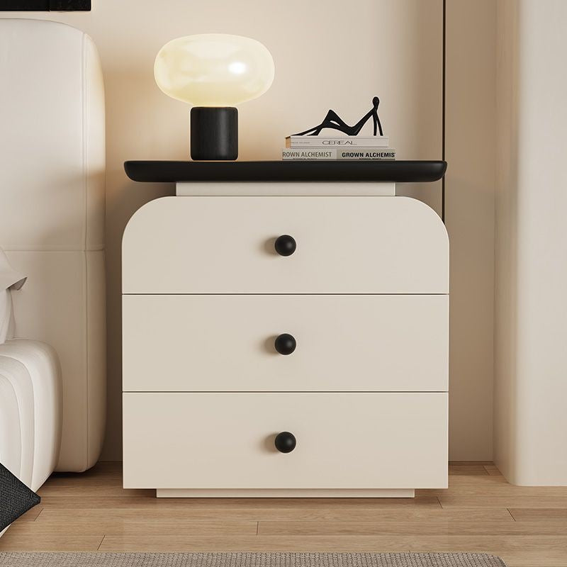 Zeitgenössisches nordisches Design mit abgerundeten Kanten, rechteckiger Nachttisch aus Massivholz und Sperrholz, kratzfestes Leder, 2 Schubladen für das Schlafzimmer 