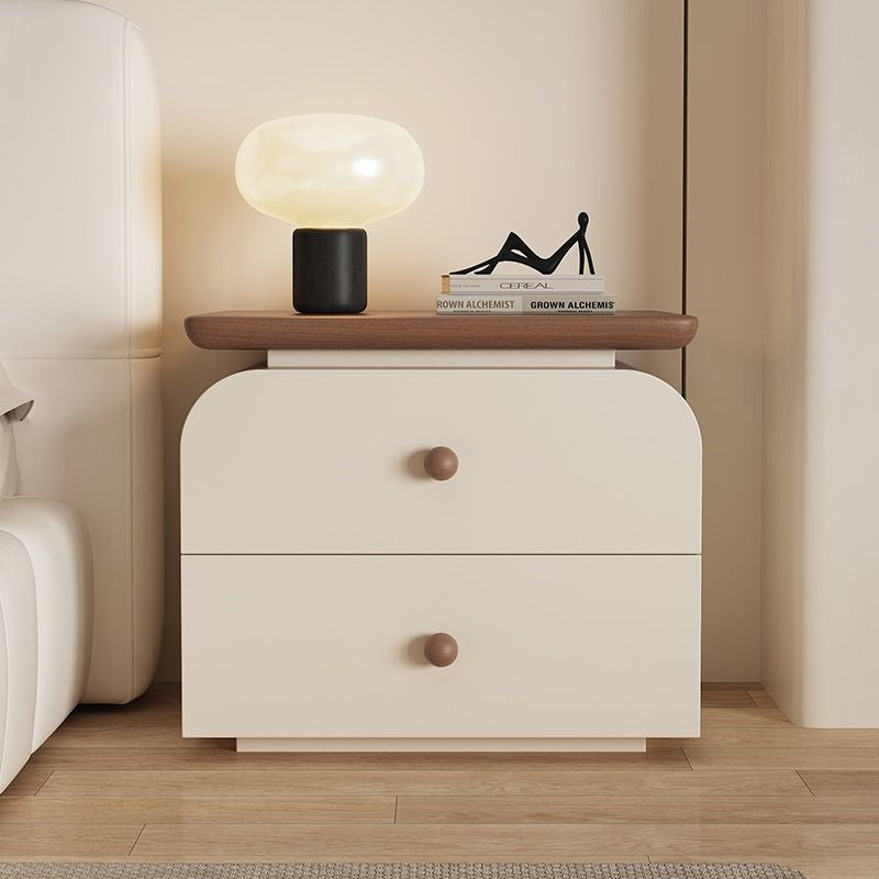 Zeitgenössisches nordisches Design mit abgerundeten Kanten, rechteckiger Nachttisch aus Massivholz und Sperrholz, kratzfestes Leder, 2 Schubladen für das Schlafzimmer 
