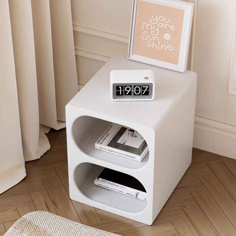 Moderner minimalistischer, abgerundeter, schmaler weißer Nachttisch aus MDF mit offenem Regal, 3-stufig, für das Schlafzimmer 