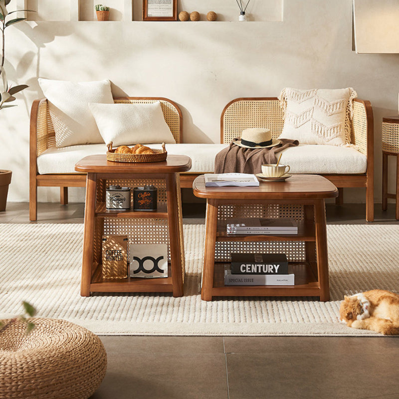 Traditioneller japanischer Couchtisch aus Massivholz mit abgerundeten Ecken und trapezförmigem Rattan-Geflecht, 3-stöckig für das Wohnzimmer 