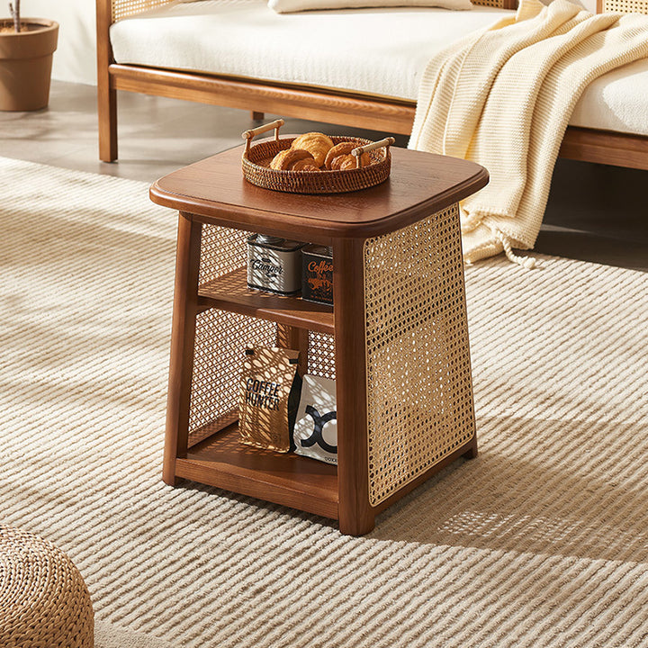 Traditioneller japanischer Couchtisch aus Massivholz mit abgerundeten Ecken und trapezförmigem Rattan-Geflecht, 3-stöckig für das Wohnzimmer 