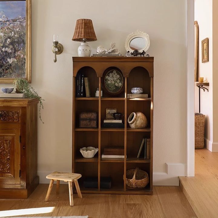 Traditionelles französisches gewölbtes rechteckiges Regal aus Massivholz mit 5 Ebenen für das Wohnzimmer 