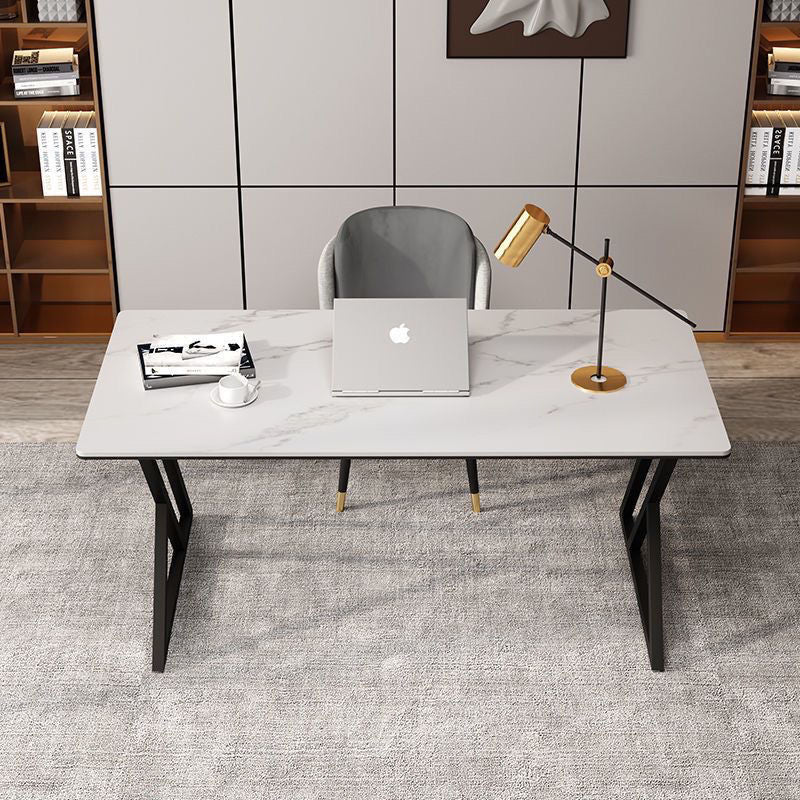 Steinplatten-Top-Büroschreibtisch mit Kohlenstoffstahlrahmen - Moderner minimalistischer rechteckiger Schreibtisch für das Home Office 