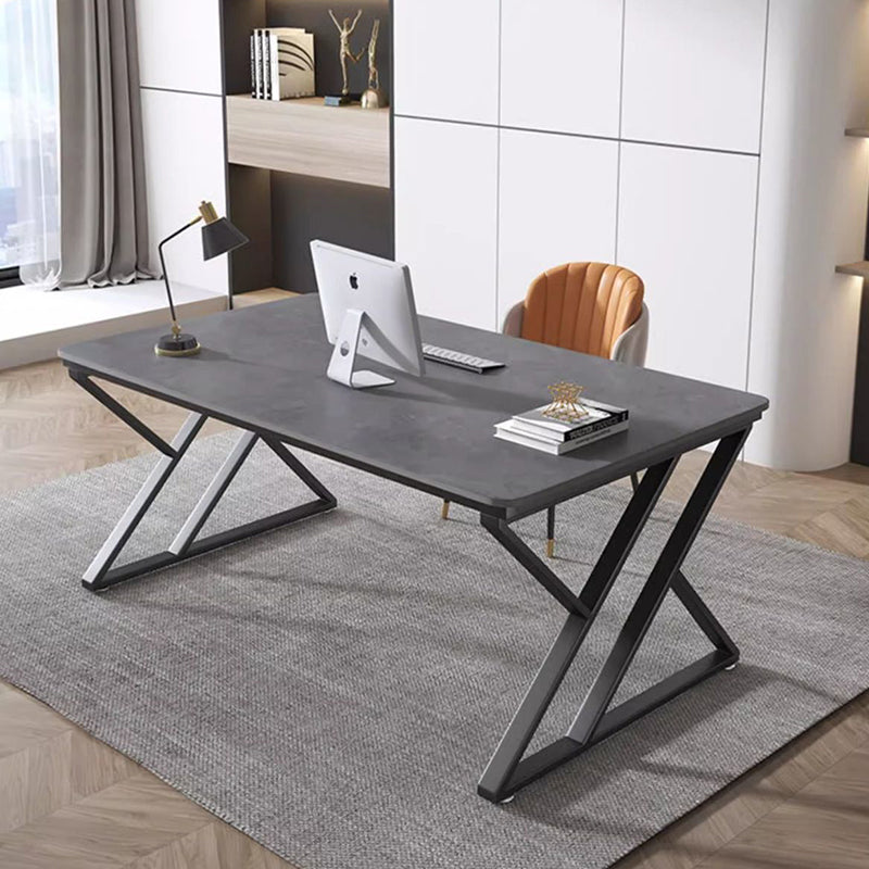Steinplatten-Top-Büroschreibtisch mit Kohlenstoffstahlrahmen - Moderner minimalistischer rechteckiger Schreibtisch für das Home Office 