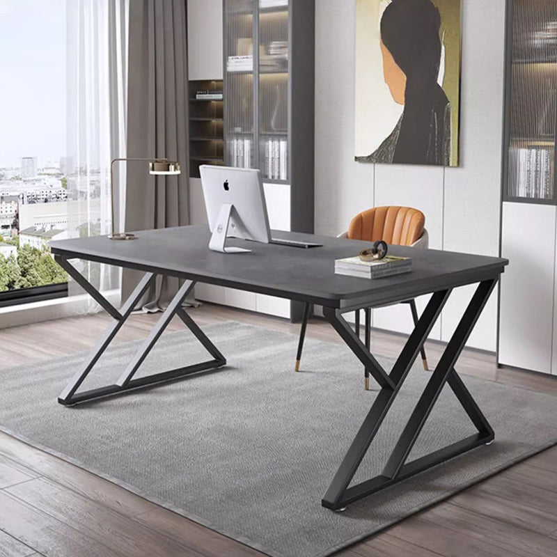 Steinplatten-Top-Büroschreibtisch mit Kohlenstoffstahlrahmen - Moderner minimalistischer rechteckiger Schreibtisch für das Home Office 