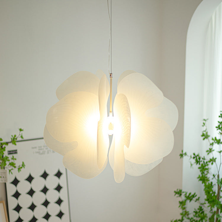 Suspension moderne nordique en fer et acrylique avec un papillon à 1 lumière pour salon 