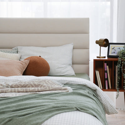 Elegant Pearl Microfiber Leather Upholstered Headboard Bed Frame - Luxury Refined Smooth Edges Bed For Your Bedroom