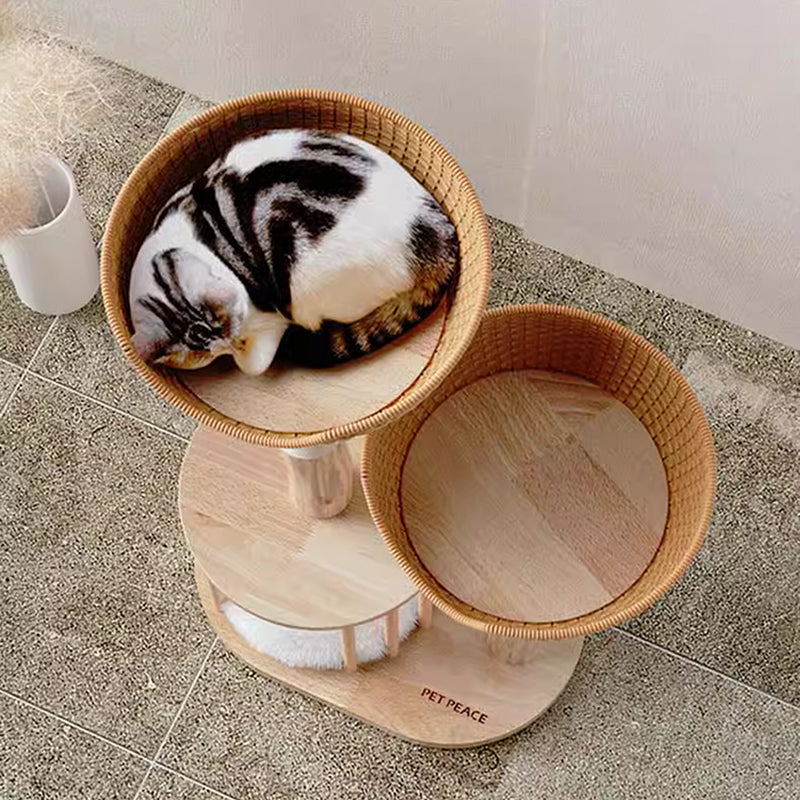 Traditioneller japanischer Rund-Kautschukholz-Naturobstholz-Sisal 1-Katzenwohnung 2-Sitzstangen-Kratzbaum für das Schlafzimmer 