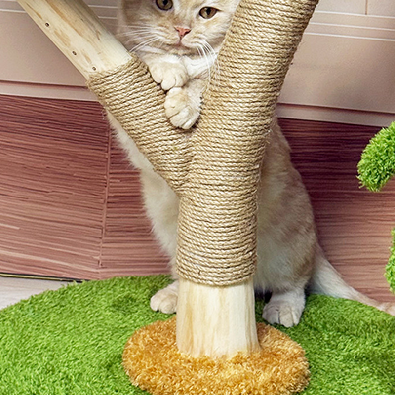 Moderner kreativer runder Katzenbaum &amp; Katzenhaus mit 2 Liegeflächen aus Sperrholz in natürlicher Obstholz-Optik, Samtstoff und Hanfseil für das Wohnzimmer 