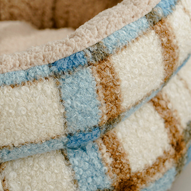 Contemporary Scandinavian Round Fabric Cotton Enclosed Cat Bed For Bedroom