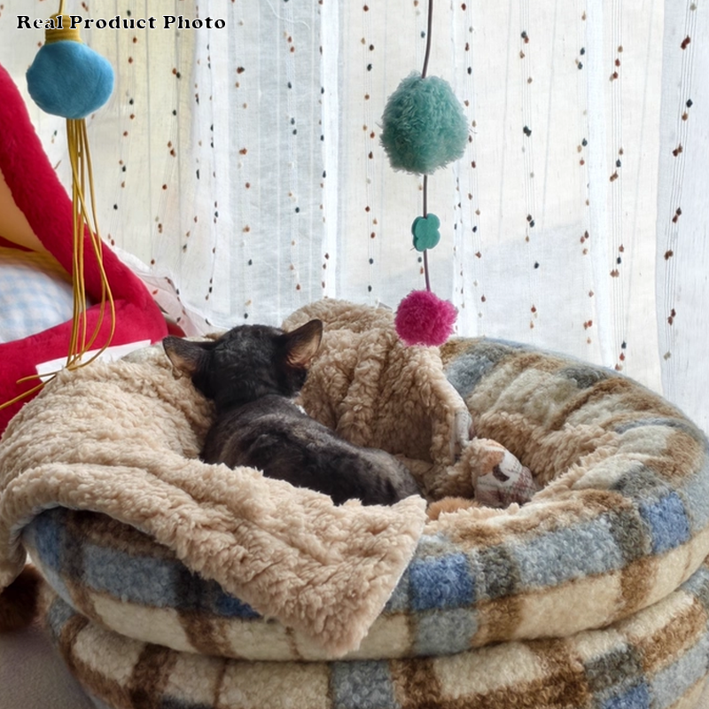 Contemporary Scandinavian Round Fabric Cotton Enclosed Cat Bed For Bedroom