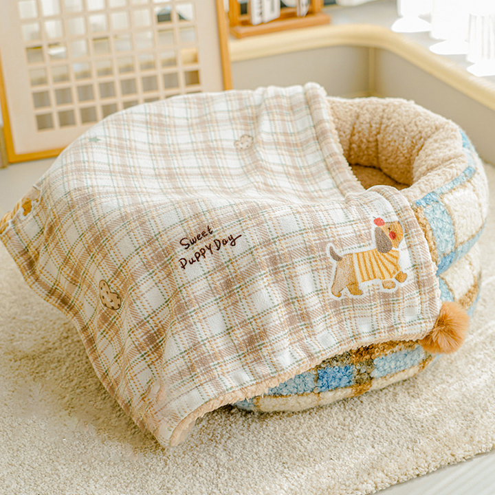 Contemporary Scandinavian Round Fabric Cotton Enclosed Cat Bed For Bedroom